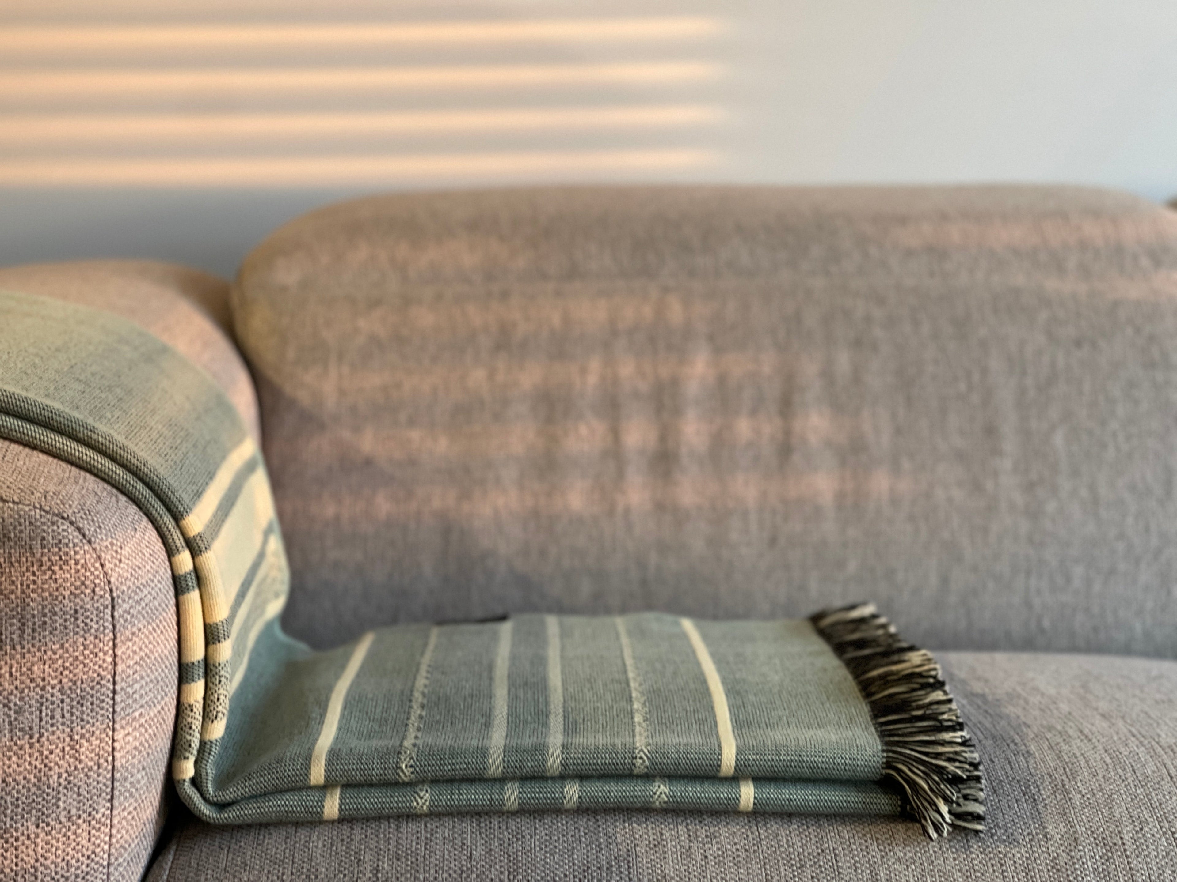 Equinoccio Throw Blanket - Mint / Natural